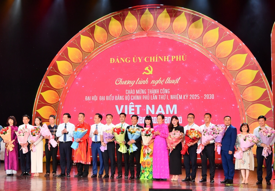 20251014_LHQ_GiangsonRangro_10