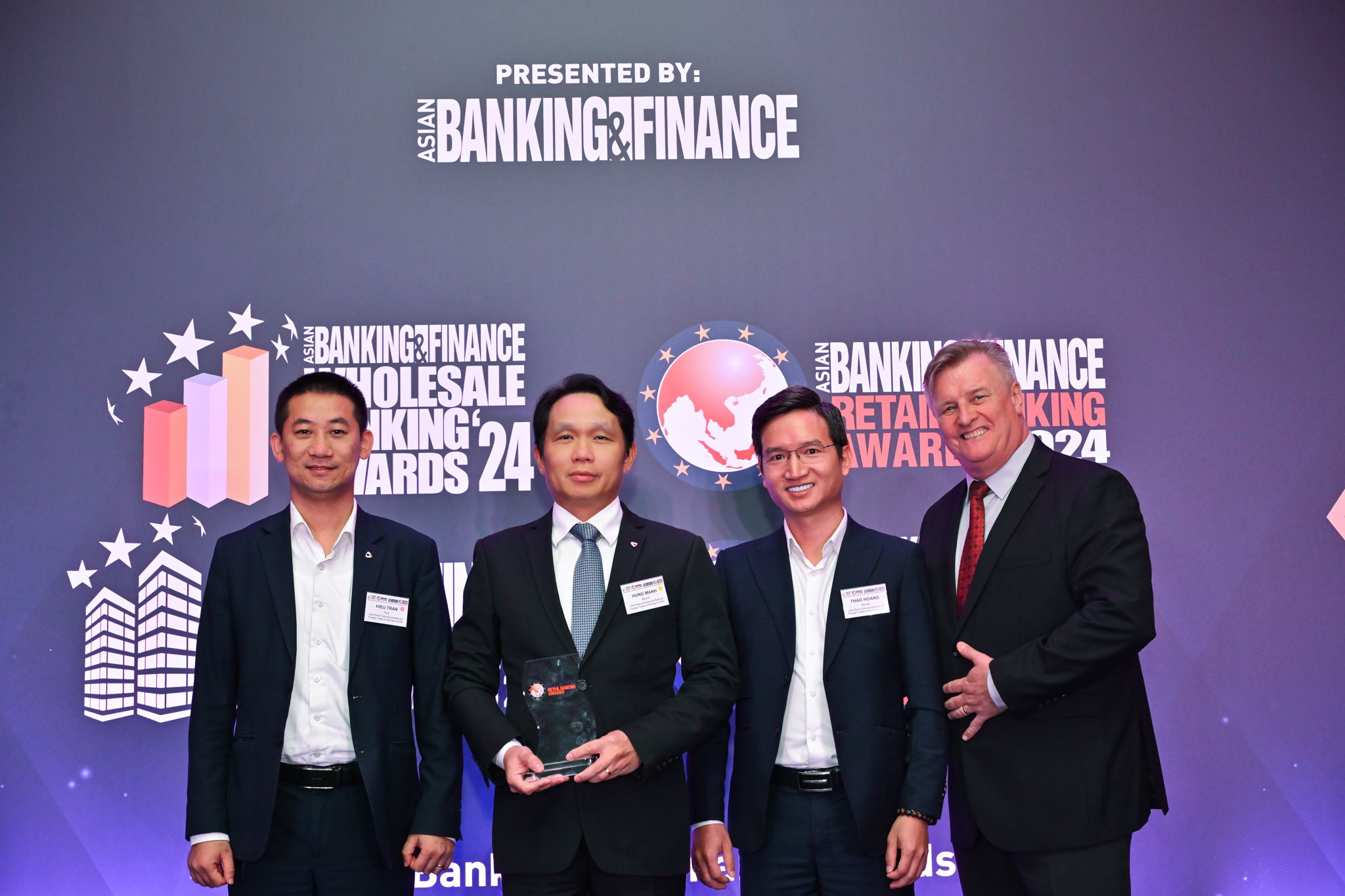 Vietcombank honored with the "Risk Management Initiative of the Year" award
