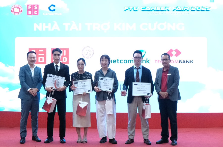 20251107_LHQ_HoiTuyendungFTU (25)