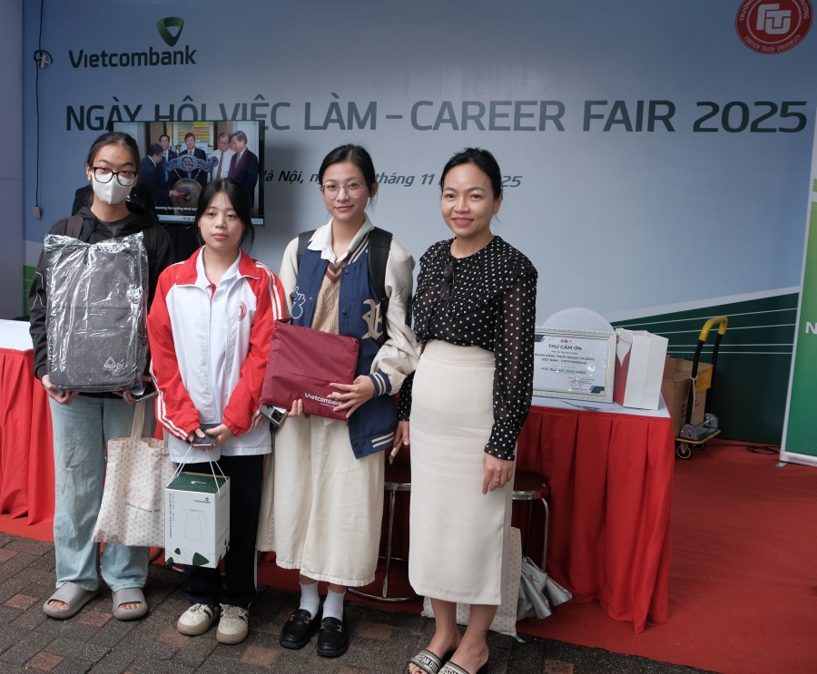 20251107_LHQ_HoiTuyendungFTU (47)