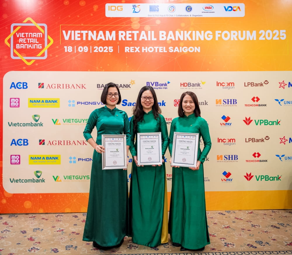 Vietcombank makes a strong mark at the Vietnam Retail Banking Forum ...