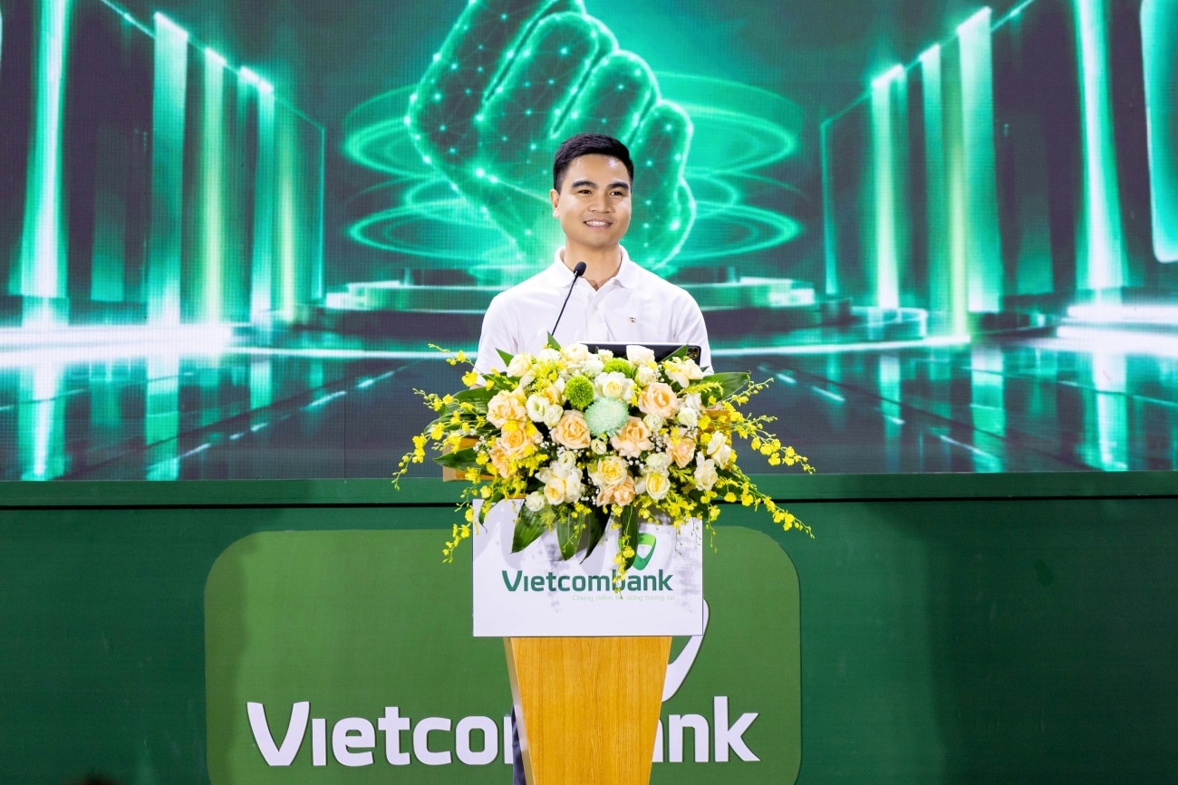 Ông Nguyễn Hữu Tùng – Bí thư Đoàn Thanh niên Vietcombank phát biểu khai mạc cuộc thi