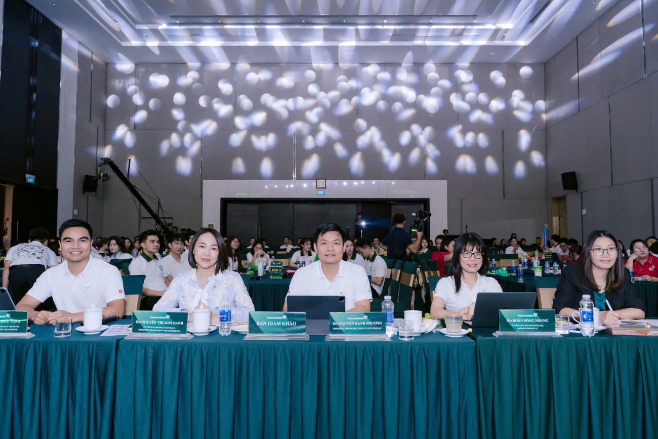 Hội đồng Ban giám khảo tại Hạng mục thi VCB KOL Challenge