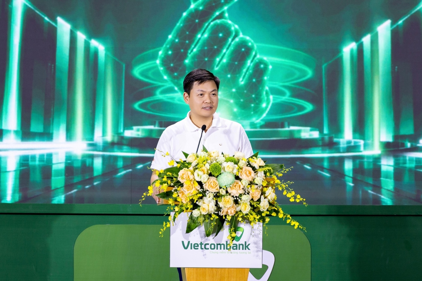 Ông Nguyễn Danh Phương – Phó Bí thư Thường trực Đảng ủy Vietcombank phát biểu tại gala trao giải cuộc thi