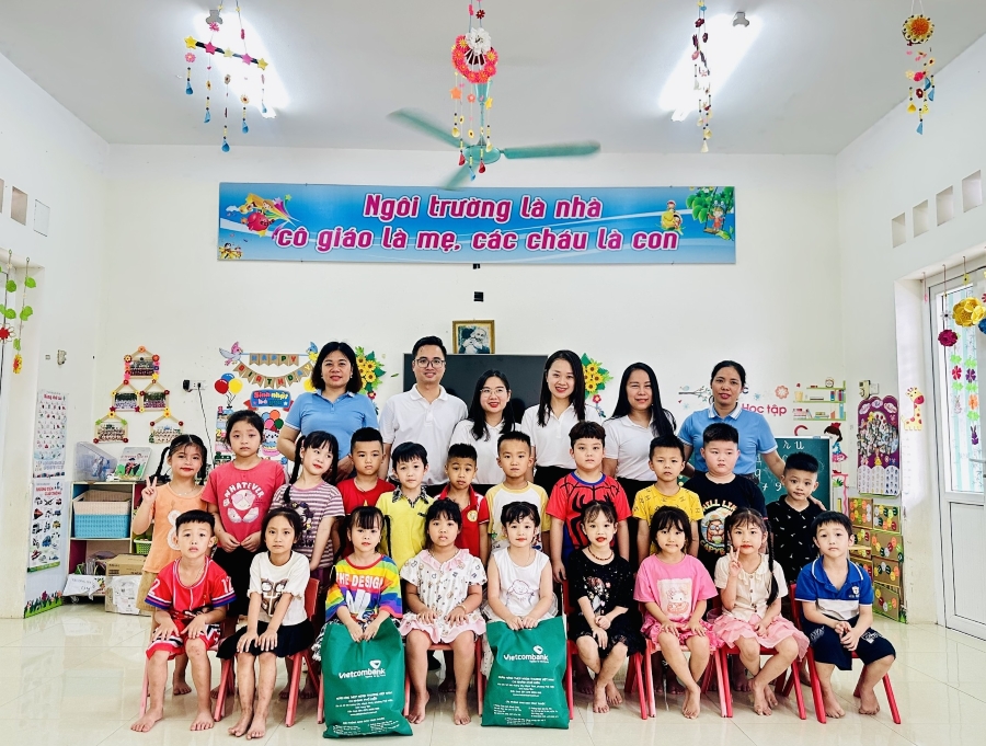 20260522_PHi_NTTH_TraoMaytinhTangMamnonTanDan_03