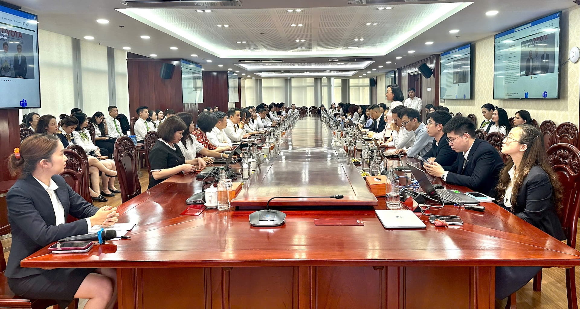 Vietcombank TP. Hồ Chí Minh tham dự workshop với chủ đề Hướng tới phát triển khách hàng FDI Trung Quốc – Nhật Bản tại Vietcombank Chi nhánh TP.HCM