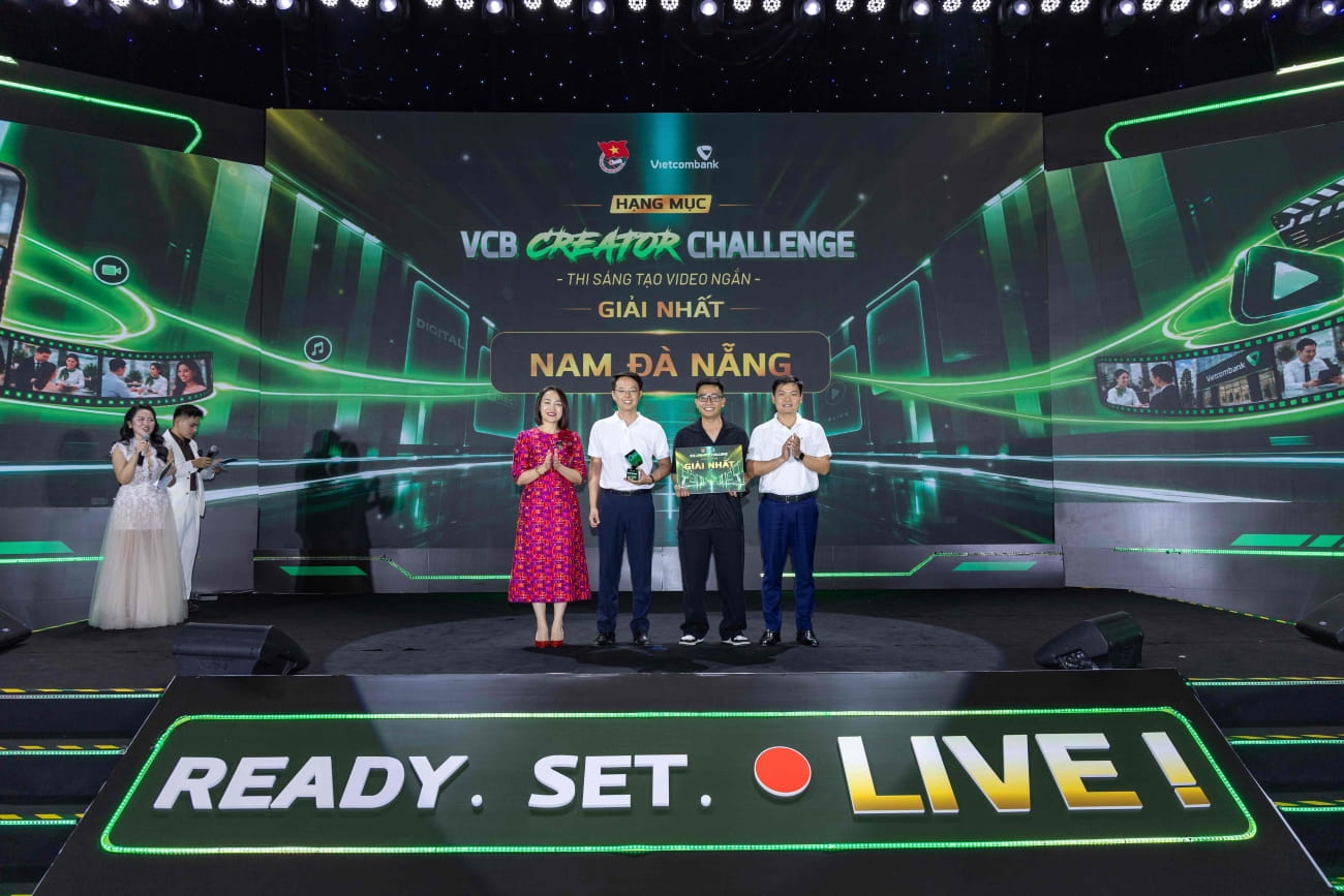 Đoàn Thanh niên Vietcombank Nam Đà Nẵng nhận Giải Nhất