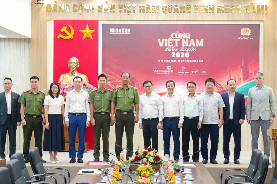 20260825_MKTTT_Hop bao Cung Viet Nam tien buoc_01