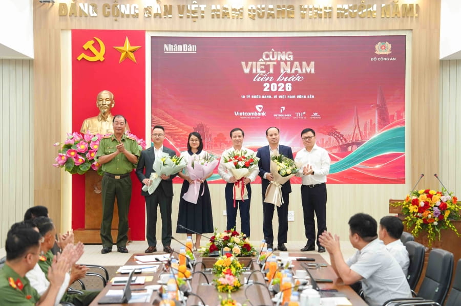20260825_MKTTT_Hop bao Cung Viet Nam tien buoc_04
