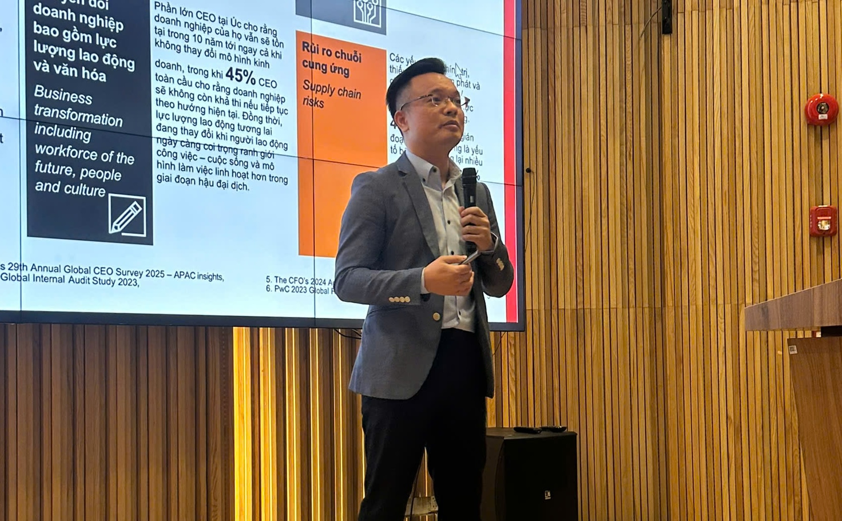 Ông Phó Đức Giang - Phó Tổng Giám đốc Công ty TNHH PwC Việt Nam chia sẻ về các xu hướng nổi bật trong kiểm toán nội bộ