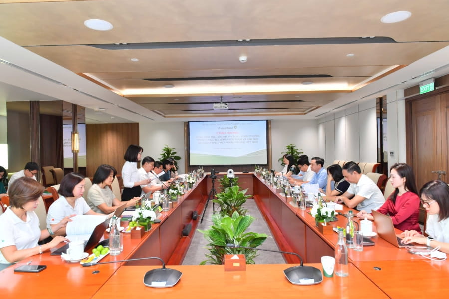Bà Nguyễn Thị Thái Hà báo cáo kết quả thực hiện